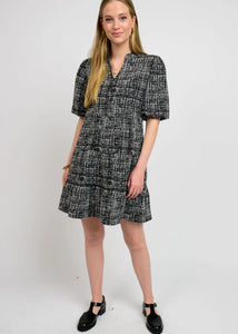 Ivy Jane/ Uncle Frank Graphic Tiered Knit Dress